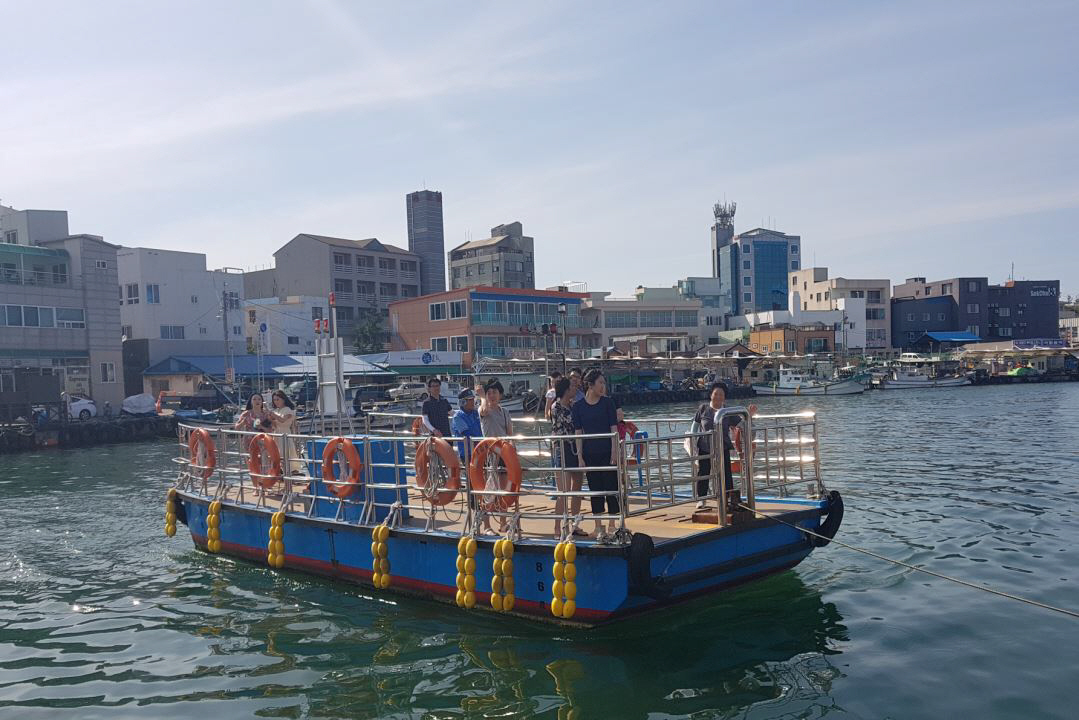 ▲ 아바이마을로 가는 갯배