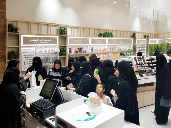 ▲네이처리퍼블릭이 사우디아라비아의 수도 리야드 중심 번화가에 위치한 최대 규모 쇼핑몰에 1호점을 오픈했다. (사진제공=네이처리퍼블릭)