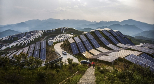 ▲애플이 12일(현지시간) 중국에서 약 3400억 원 규모의 청정에너지 펀드를 조성한다고 발표했다. 사진은 중국 푸젠성 쑹시현에 있는 태양광 발전소. 쑹시/AP뉴시스
