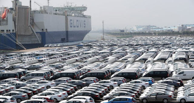 ▲미국으로의 수출을 앞두고 있는 한국산 자동차. (연합뉴스)