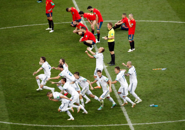 ▲'2018 러시아 월드컵' 스페인과의 16강전을 이기고 기뻐하는 러시아 선수들(흰색 유니폼).(로이터/연합뉴스)