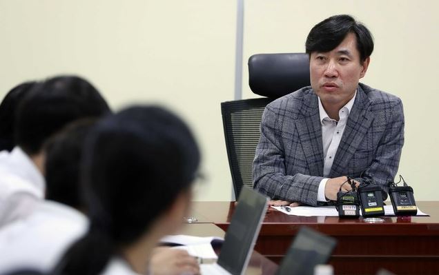 ▲바른미래당 당대표 선거에 출사표를 던진 하태경 의원이 3일 오후 서울 여의도 국회 의원회관에서 지난 출마 기자회견 당시 못다한 이야기를 전하기 위해 간담회를 열고 기자들과 대화하고 있다. (뉴시스)