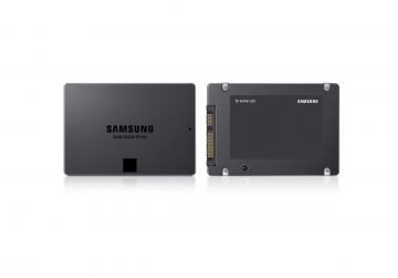 ▲ 삼성전자 7일 업계 최초로 4비트 V낸드 기반 ‘소비자용 4TB QLC SATA SSD’를 양산한다고 밝혔다.        사진제공=삼성전자 