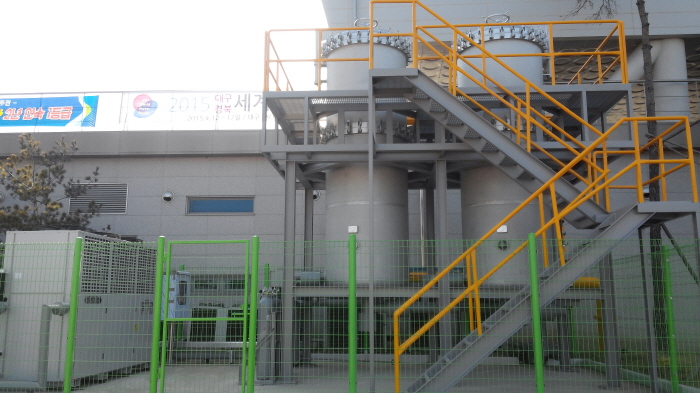 ▲대구광역시 상리 바이오가스 플랜트내 배기가스 처리장치를 설치한 모습(사진출처=롯데건설)