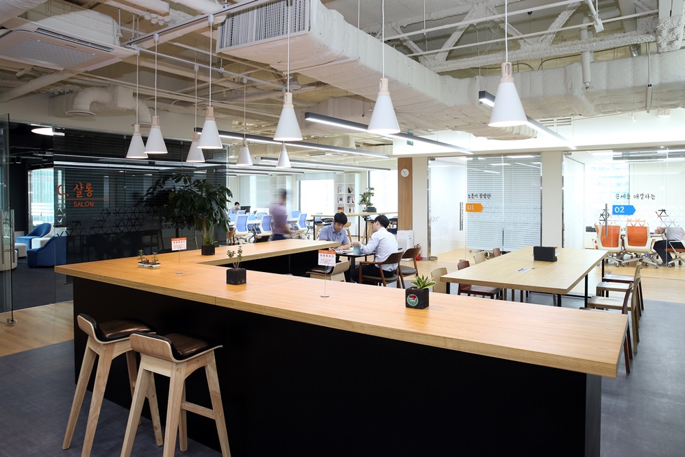 ▲교원그룹이 최근 을지로에 위치한 교원 내외빌딩에 임직원들의 창의적 업무 공간인 C. LAB을 개설했다.(사진제공=교원그룹)