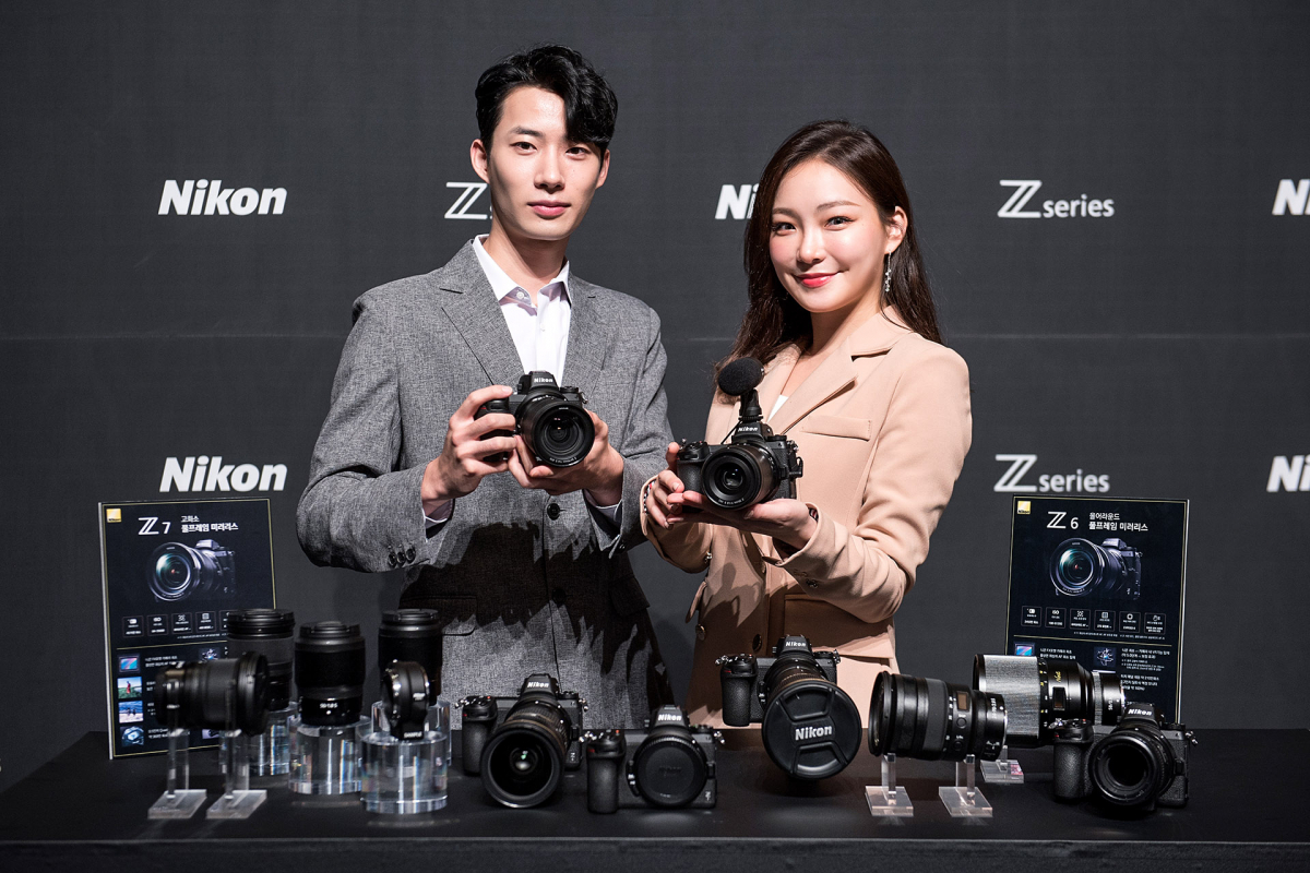 ▲니콘이 28일 서울 중구 롯데호텔에서 풀프레임 미러리스 카메라 2종, NIKKOR Z 렌즈 3종, 마운트 어댑터 FTZ를 정식 공개했다. (사진제공=니콘)