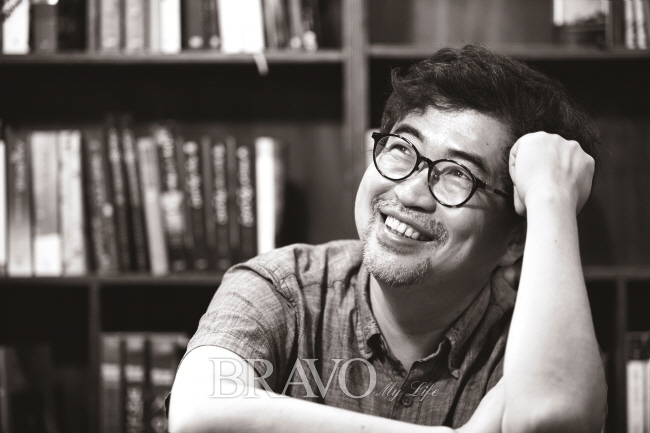 ▲'이토록 고고한 연예'를 펴낸 김탁환 소설가(오병돈 프리랜서 obdlife@gmail.com)