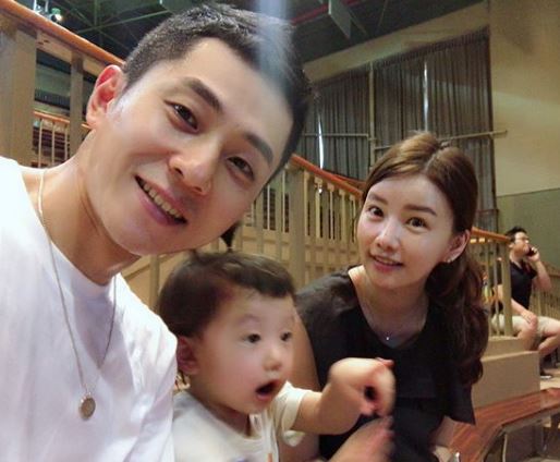 ▲안현수, 우나리 부부와 딸 제인 양.(출처=빅토르 안 인스타그램)