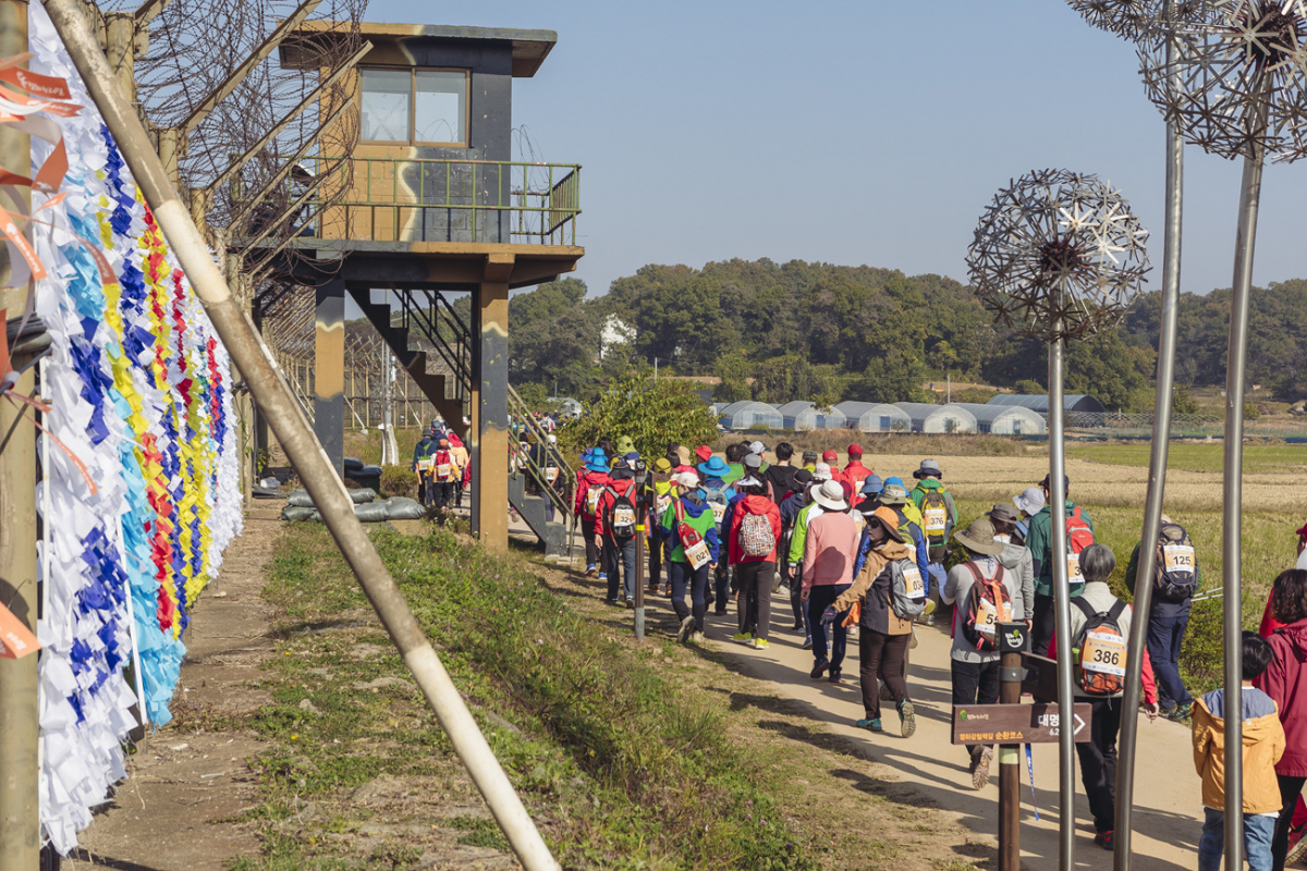 ▲지난해 열린 '평화누리길 걷기행사 in 김포'(사진제공=경기관광공사)