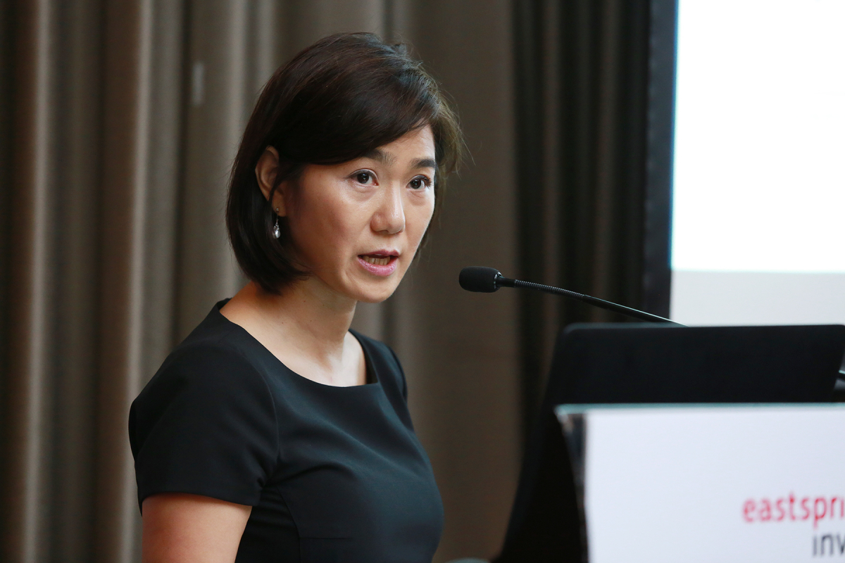 ▲알렉산드라 리 수석포트폴리오 매니저가 여의도 콘래드호텔에서 열린 간담회에서 글로벌 주식시장 전망을 설명하고 있다. (사진제공=이스트스프링자산운용)
