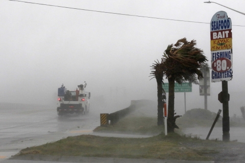 ▲3일(현지시간) 대서양에서 발생한 초강력 허리케인 플로렌스의 미국 남동부 해안 상륙이 임박하면서 폭우가 쏟아지고 있다.  노스캐롤라이나/AP뉴시스
