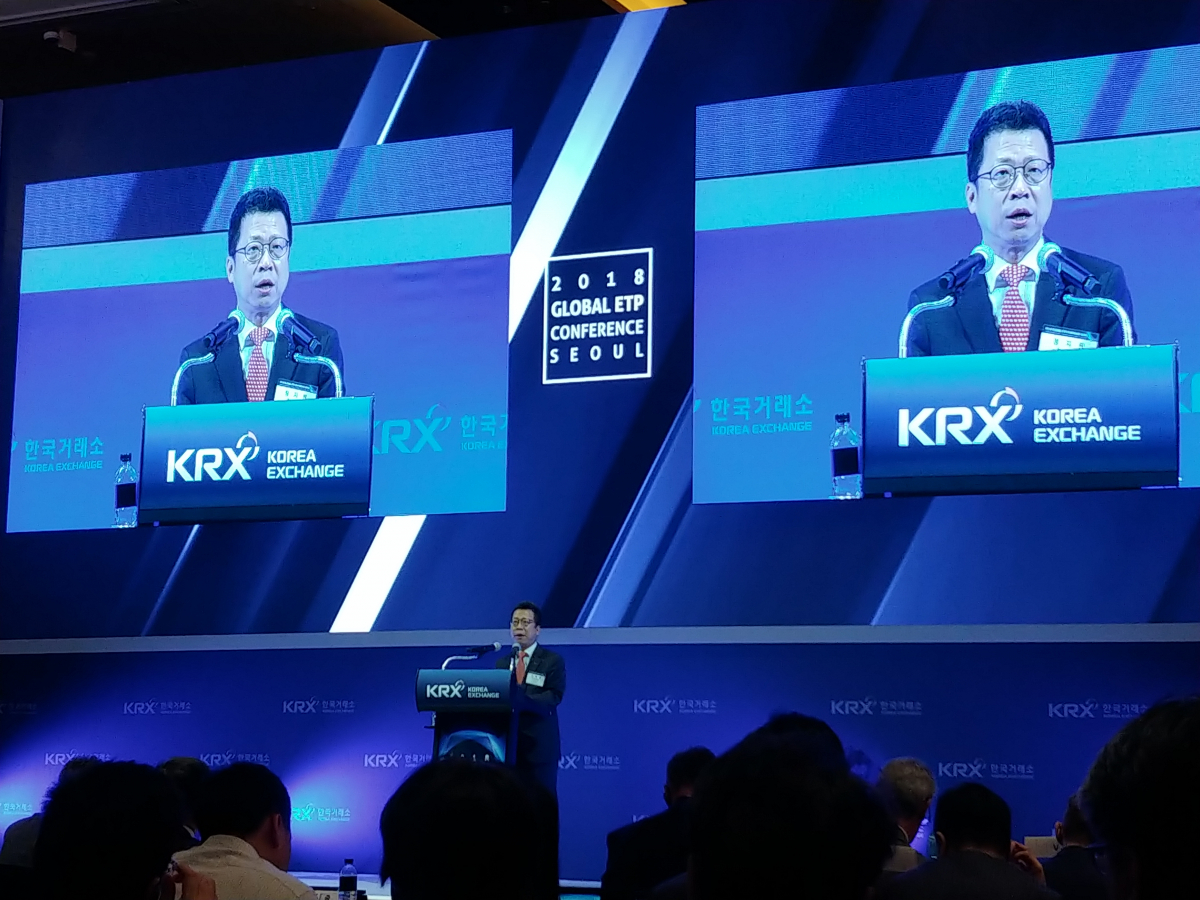 ▲20일 여의도 콘래드호텔에서 열린 ‘2018년 글로벌 상장지수상품(ETP) 컨퍼런스’에서 정지원 한국거래소 이사장이 축사를 하고 있다. (윤기쁨 기자 modest12@)