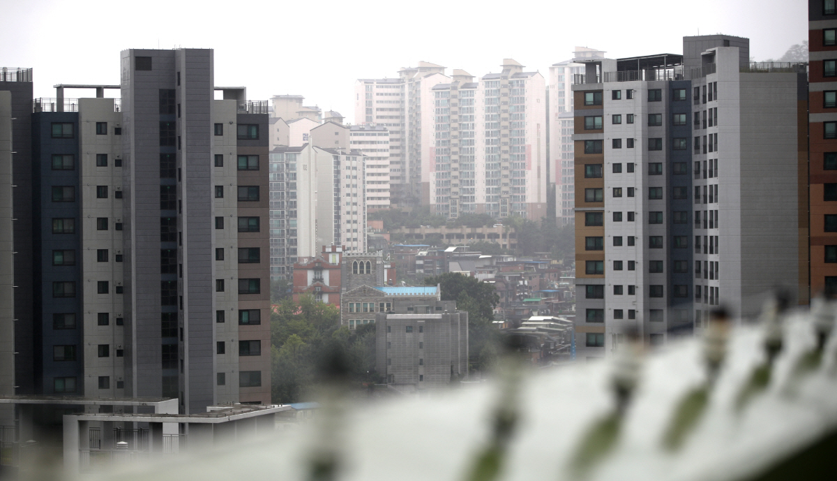 ▲서울 종로구 일대 아파트 단지의 모습(사진=뉴시스)