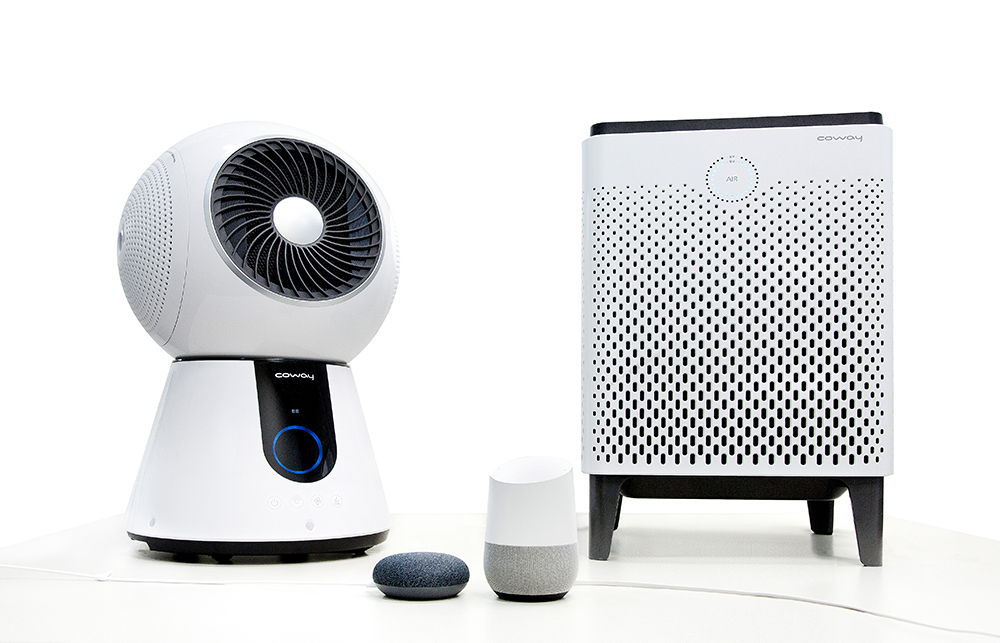 ▲코웨이가 공기청정기에 구글 어시스턴트 기반 AI 스피커인 ‘구글 홈’을 연동한다고 밝혔다. (사진제공=코웨이)