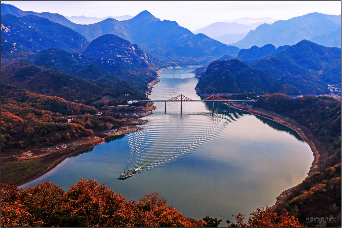 ▲월악산 옥순봉 구담봉 가을전경(국립공원관리공단)