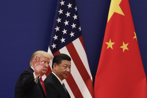 ▲도널드 트럼프(왼쪽) 미국 대통령과 시진핑 중국 국가주석이 지난해 11월 9일(현지시간) 베이징 인민대회당에서 열린 행사에 참석하고 있다. 베이징/AP뉴시스
