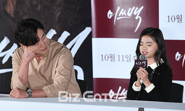 ▲이희준, 김시아(사진=고아라 기자 iknow@)