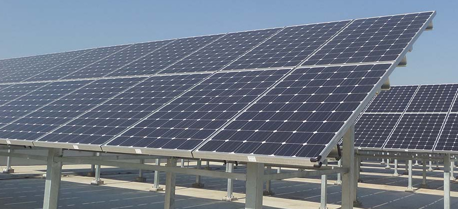 ▲건물에 옥상에 설치된 태양광 패널.(뉴시스)