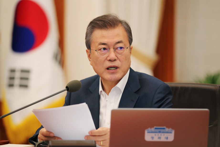 ▲문재인 대통령이 8일 오전 청와대에서 열린 국무회의에서 북미 회담과 관련한 발언을 하고 있다.(연합뉴스)