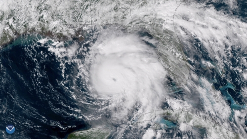 ▲미국 국립해양대기청(NOAA)의 인공위성 사진에 9일(현지시간) 플로리다주로 향하는 허리케인 마이클의 모습이 잡혀있다. EPA연합뉴스
