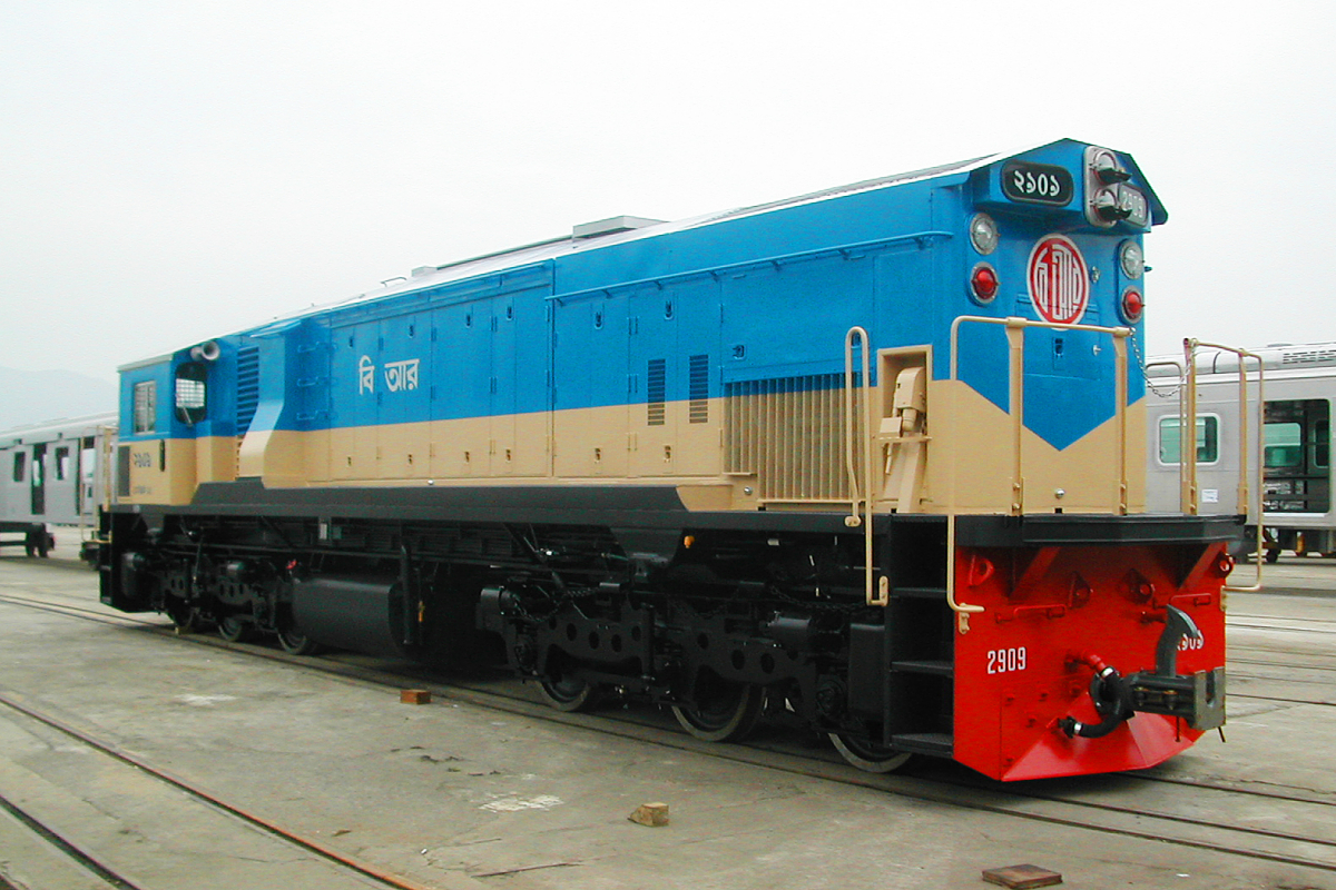 ▲현대로템이 납품한 방글라데시 디젤전기기관차 사진(사진제공=현대로템)