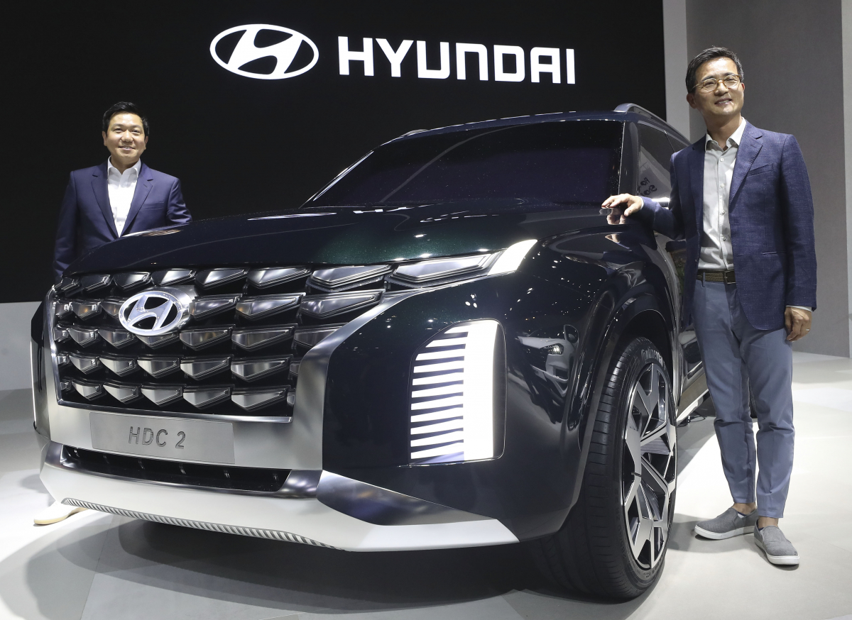 ▲현대차가 베라크루즈 이후 명맥이 끊겼던 대형 SUV 시장에 다시 출사표를 던진다. 사진은 12월 출시를 앞둔 팰리세이드의 밑그림 '그랜드 마스터 콘셉트카'의 모습. (사진제공=현대차)