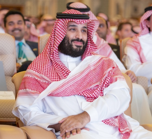 ▲사우디아라비아의 무함마드 빈 살만 왕세자가 23일(현지시간) 사우디 수도 리야드에서 열린 ‘미래투자이니셔티브(FII)’에 참석해 만면에 미소를 지으며 앉아있다. 리야드/EPA연합뉴스 
