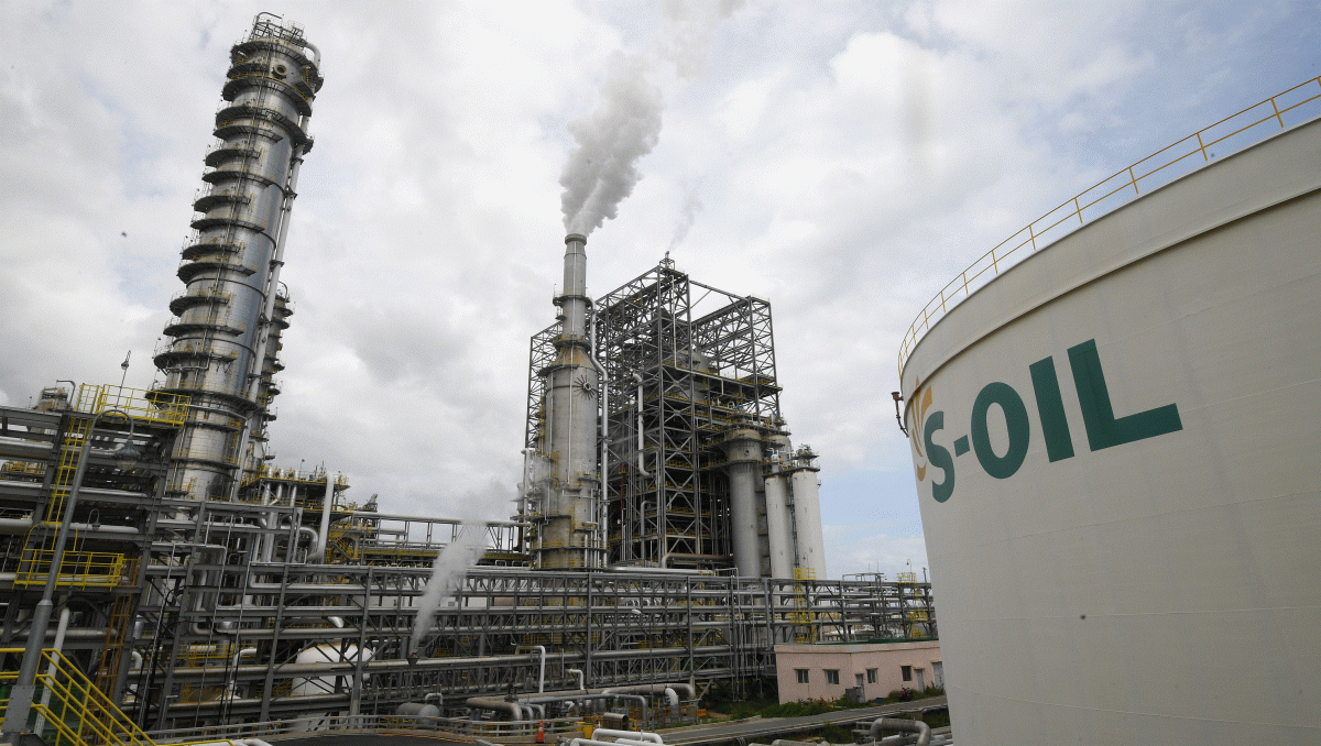 ▲에쓰오일 온산공장에서 탈황 처리된 잔사유를 촉매와 반응시켜 분해, 휘발유 및 프로필렌이 생산되고 있는 #2 RFCC 중질유 촉매접촉 분해공정 시설의 모습.(사진=오승현 기자)