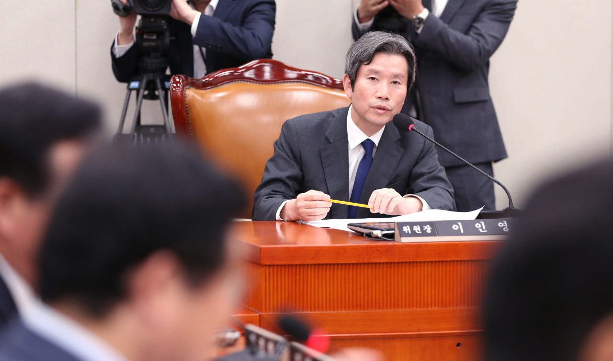 ▲남북경제협력특별위원회 첫 전체회의가 30일 오후 국회에서 이인영 위원장 주재로 열렸다. 이 위원장이 회의를 진행하고 있다. (연합뉴스)