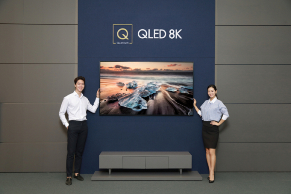 ▲삼성전자가 다음달 1일 ‘QLED 8K’ 4개 모델의 국내 본격 판매를 앞두고 19일부터 사전판매에 들어간다고 18일 밝혔다.(사진제공=삼성전자)