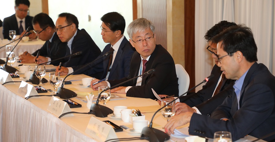 ▲지난달 4일 오전 중구 롯데호텔에서 신남방정책특별위원회와 신남방국가 진출기업이 간담회를 하고 있는 모습.(연합뉴스)