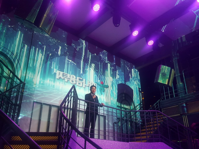 ▲이진국 하나금융투자 사장이 7일 오전 서울 도산대로 모처에서 열린 '헤드락(HEAD ROCK)VR' 론칭 행사에서 인사말을 하고 있다.