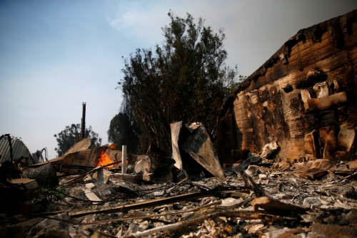 ▲미국 캘리포니아주에서 대형 산불이 발생한 가운데 10일(현지시간) 로스앤젤레스(LA) 인근 부촌 말리부의 한 자택이 전소했다. 말리부/로이터연합뉴스 