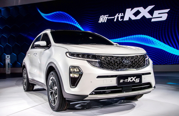 ▲기아자동차가 ‘2018 광저우 국제모터쇼’에서 최초로 공개한 중국 전략형 SUV ‘더 뉴 KX5’. 사진제공 기아차