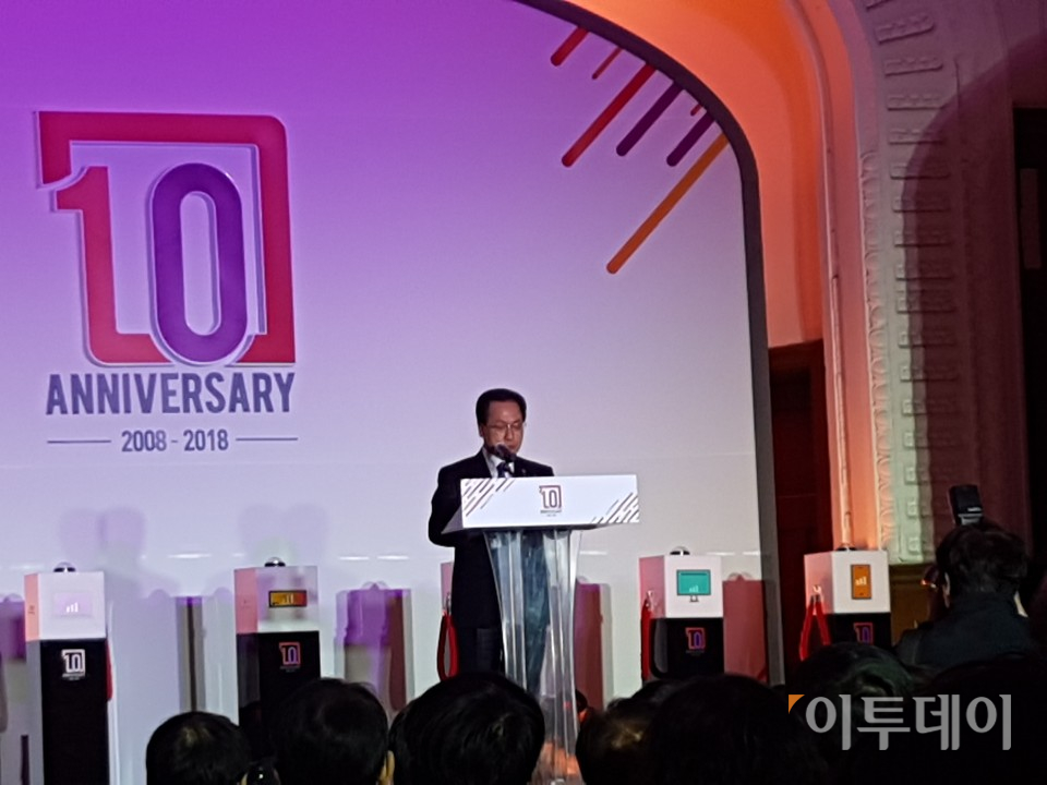 ▲유영민 과기정통부 장관이 22일 IPTV 10주년 기념식을 맞아 문재인 대통령의 축사를 대독하고 있다. 