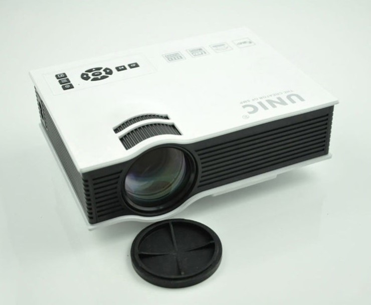 ▲UNIC의 미니 빔 프로젝터 'UC40'