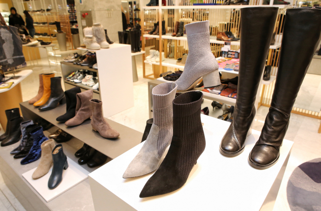 ▲앵클부츠 매장.(사진제공=현대백화점)