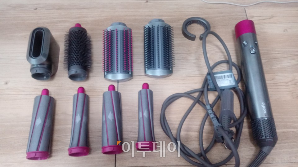 ▲다이슨 에어랩 스타일러 풀세트 (사진=한영대 기자 yeongdai@)