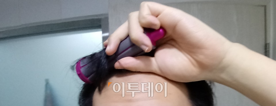 ▲기자가 에어랩 배럴을 사용하지 못한 이유는 머리숱이 아닌 머리 길이의 문제다. (사진=한영대 기자 yeongdai@)