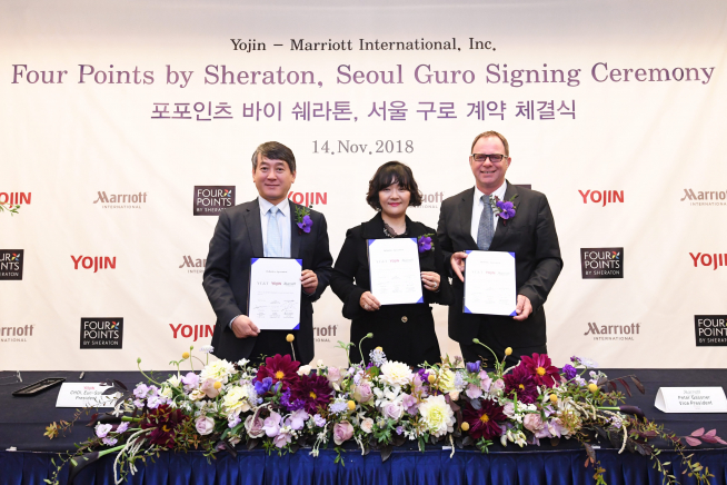 ▲왼쪽부터 요진건설 최은상 대표, 구로호텔 최지원 대표, 메리어트인터내셔널 피터가스너 아시아태평양 개발담당부사장(사진=요진건설)