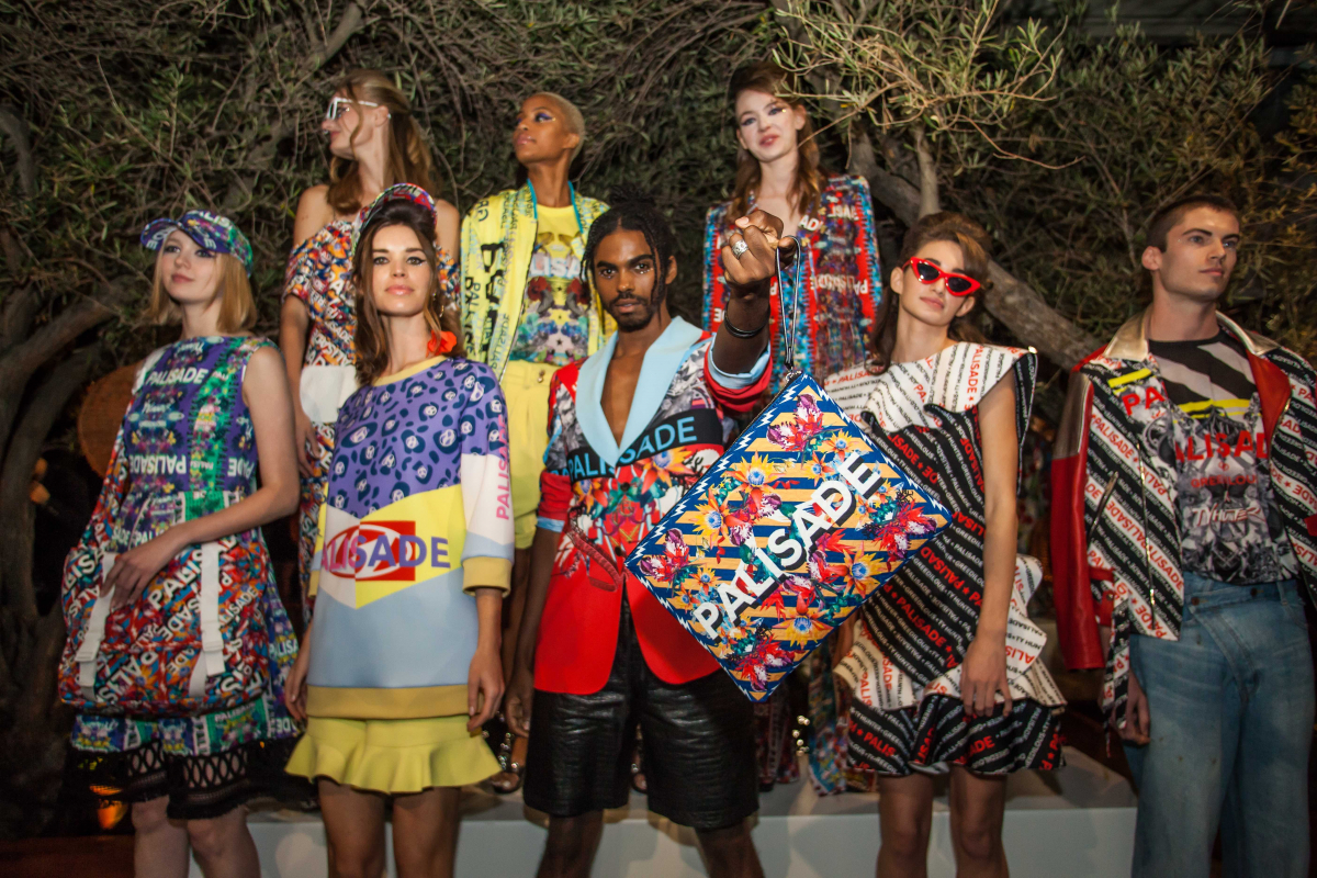 ▲ 27일(현지시간) 미국 LA 웨스트 헐리우드에서 개최된『현대 스타일 나이트(Hyundai Style Night)』행사에서 모델들이 팰리세이드 로고를 모티프로 한 의상을 선보이고 있다. (사진제공=현대차)