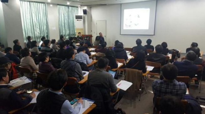 ▲상가정보연구소가 개최했던 설명회 모습(사진=상가정보연구소)