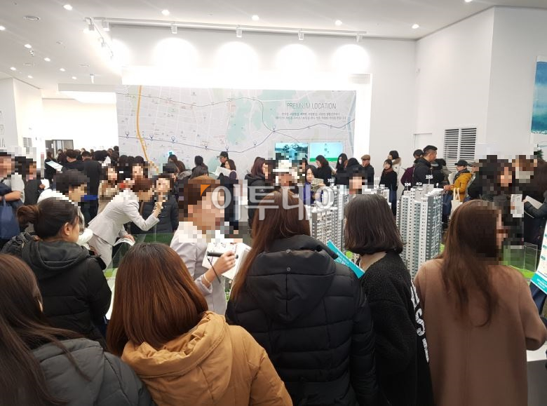 ▲삼성물산 ‘래미안 부천 어반비스타’ 견본주택 내부 모습. 서지희 기자 jhsseo@