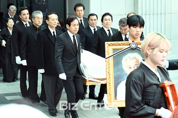 ▲고 신성일 발인식(사진=고아라 기자 iknow@)