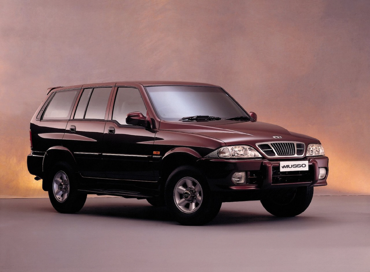 ▲정부 세제 기준이 변경되면서 쌍용차 무쏘는 5인승을 없애고 7인승을 내놓기도 했다. 100만 원에 육박했던 연간 세금은 단박에 5만 원대로 줄었다. (사진제공=쌍용차)