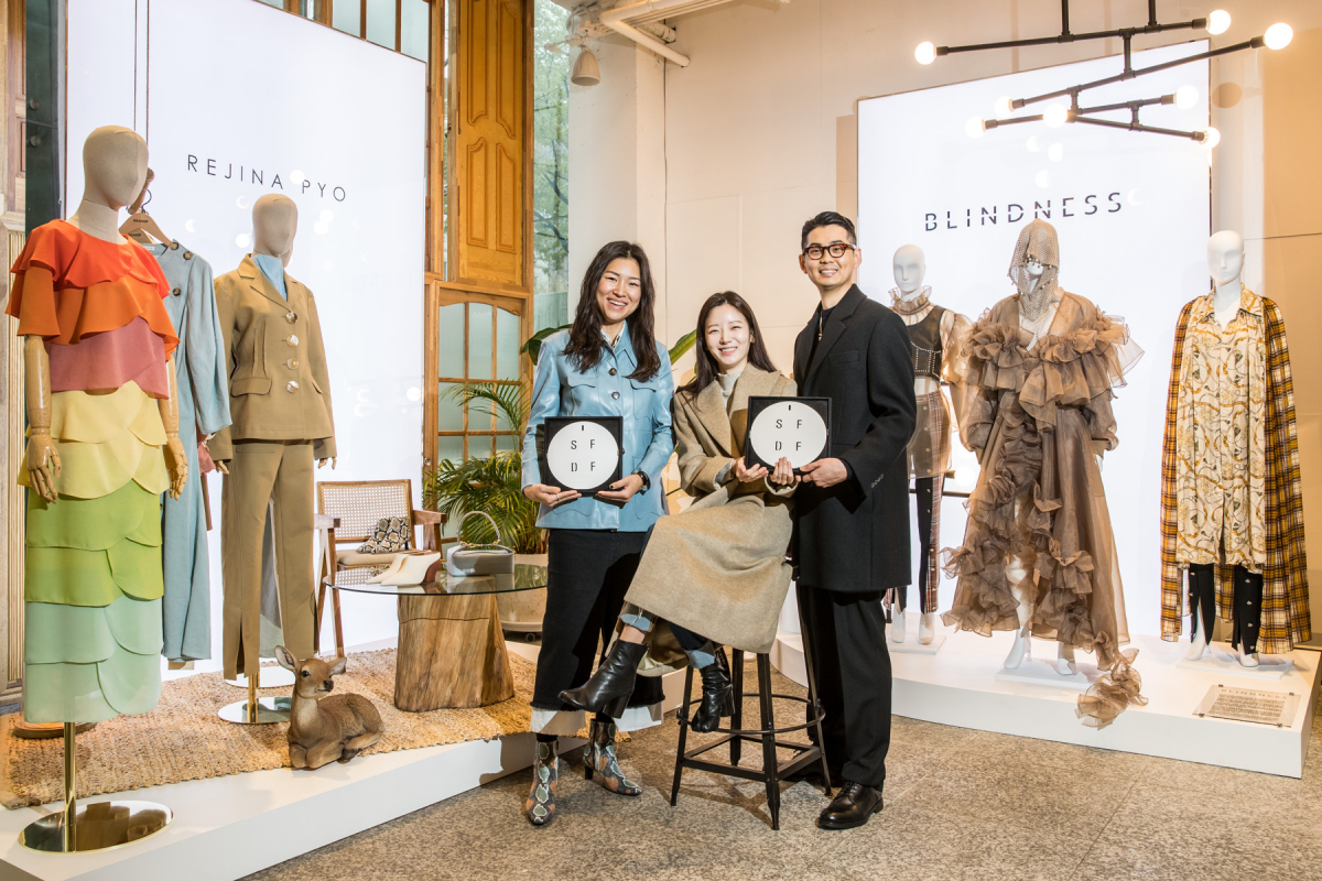 ▲제14회 삼성패션디자인펀드 수상자인 표지영, 박지선, 신규용 디자이너(왼쪽부터)(사진제공=삼성물산)