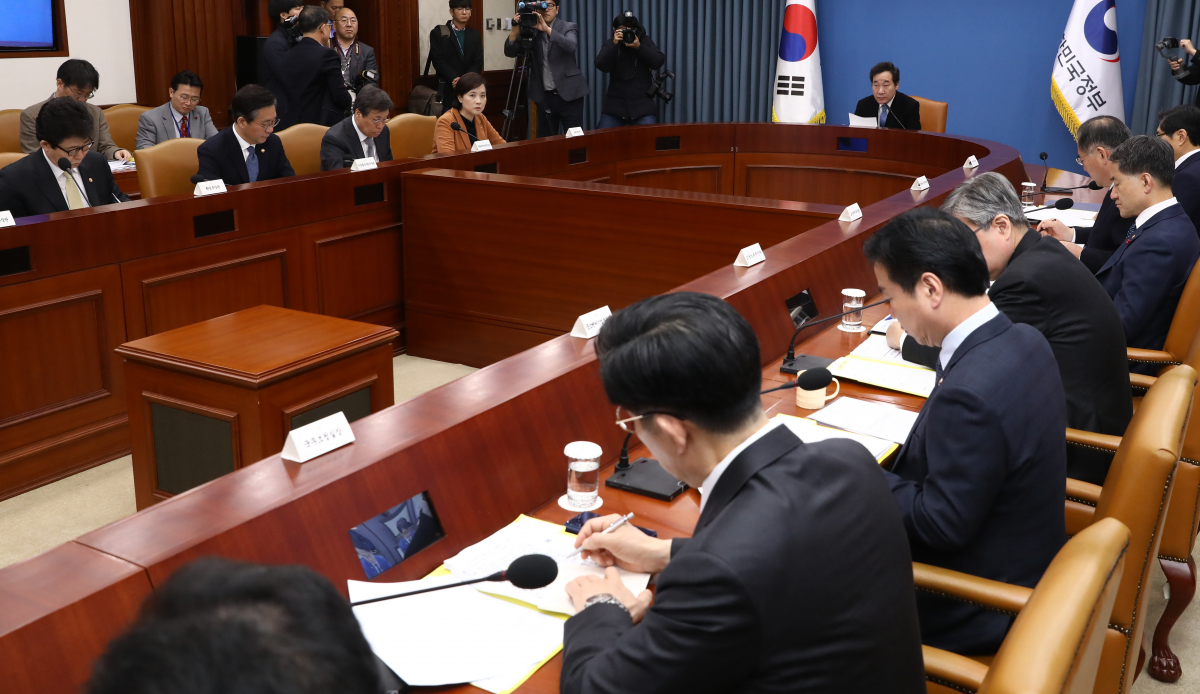 ▲이낙연 국무총리가 11월 29일 정부서울청사에서 국정현안점검조정회의를 주재하고 있다.(뉴시스)