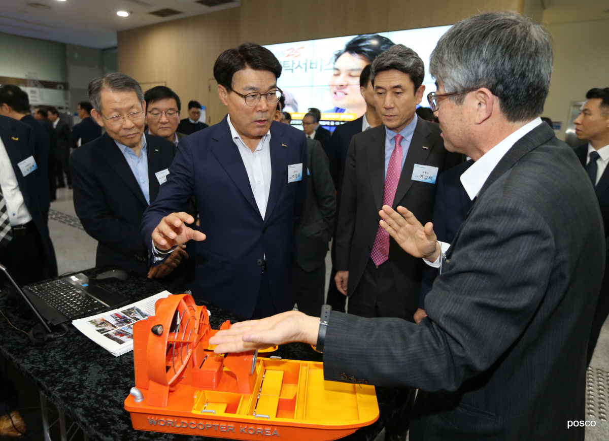 ▲16회 아이디어마켓플레이스에 참석한 최정우