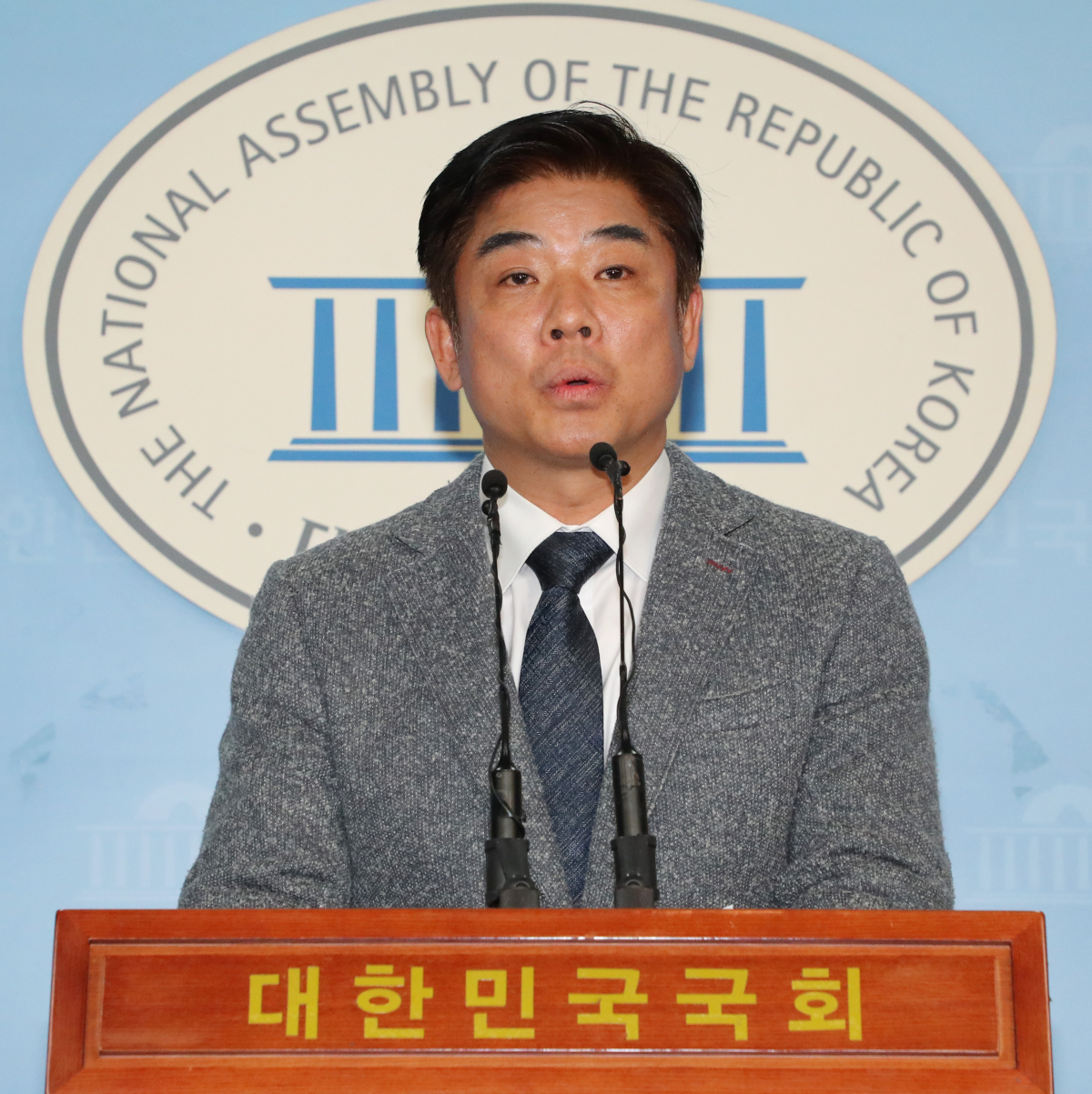 ▲더불어민주당 김병욱 의원이 26일 오후 국회 정론관에서 '기업 접대비 한도 상향 4법 발의' 기자회견을 하고 있다. (연합뉴스)