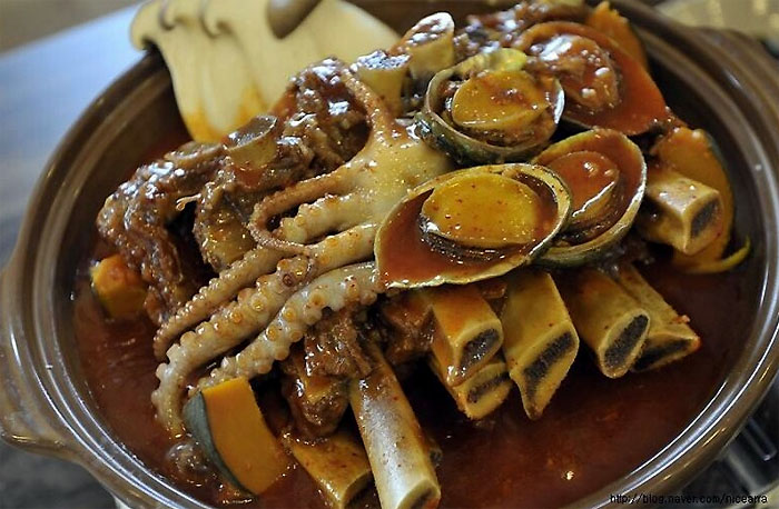 (출처=네이버 '장수왕갈비탕' 업체등록사진.)